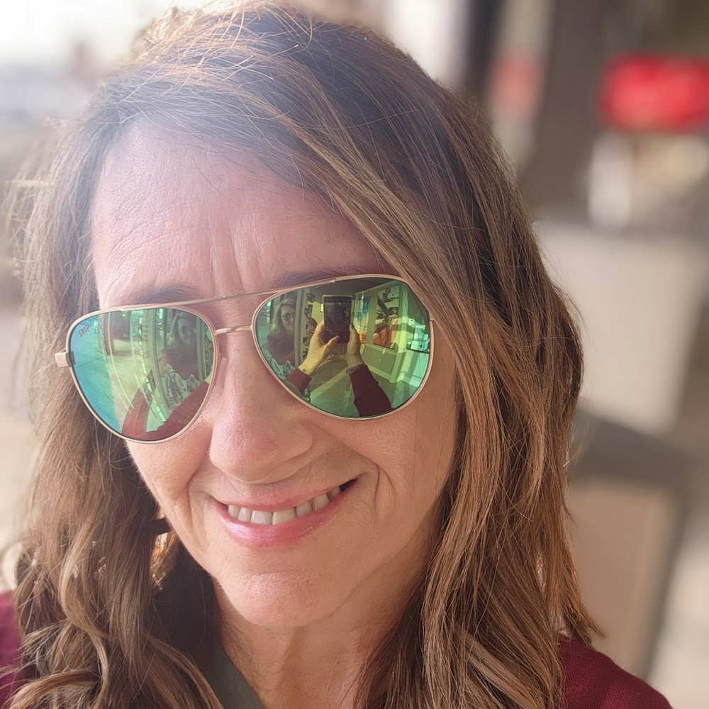Meet your Posher, Delise